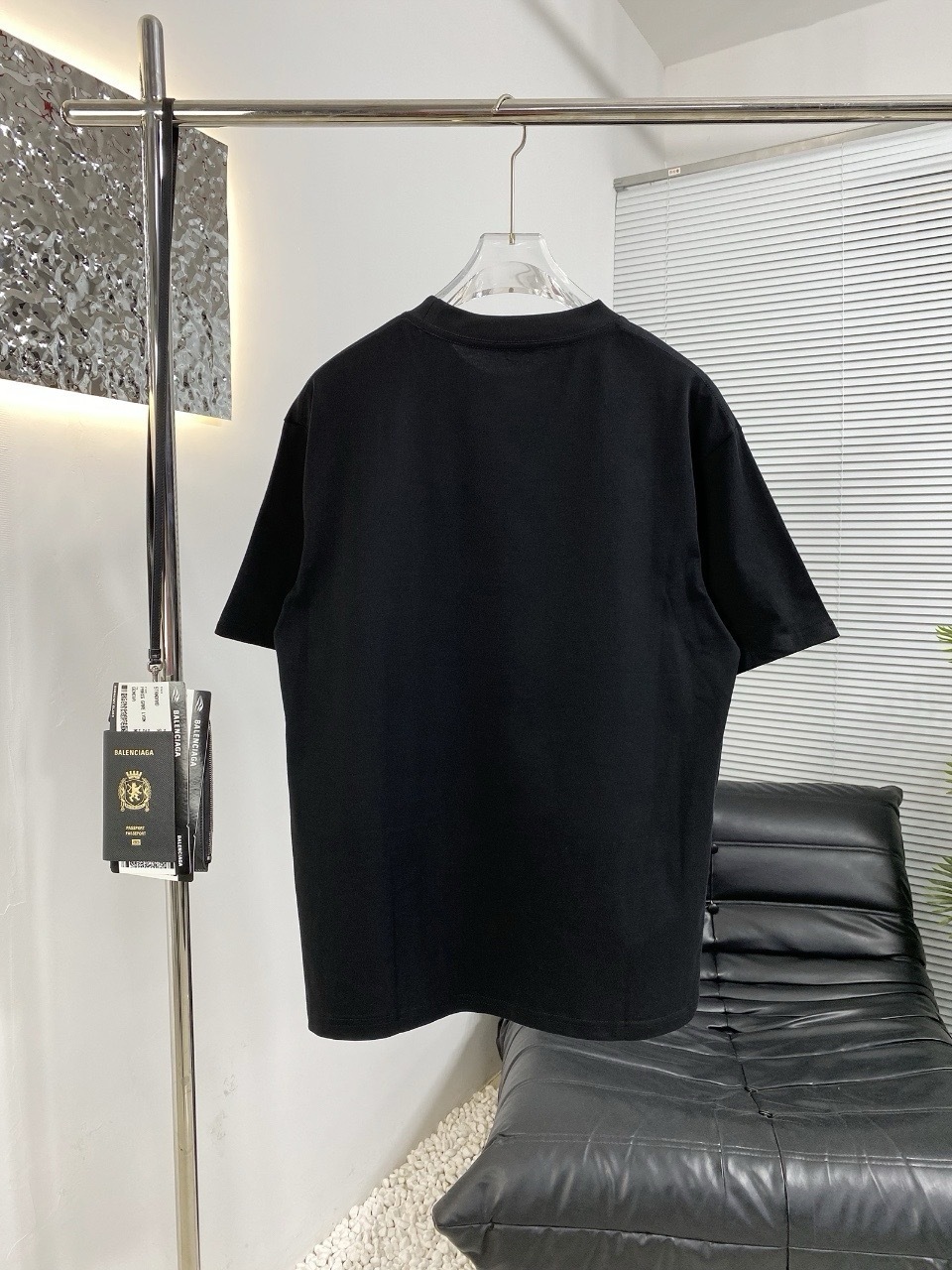 Lululemon T Shirt EST.1998 LULULEMON Black 2026 | Drip Kickz Lululemon T Shirt EST.1998 LULULEMON Black - Image 2