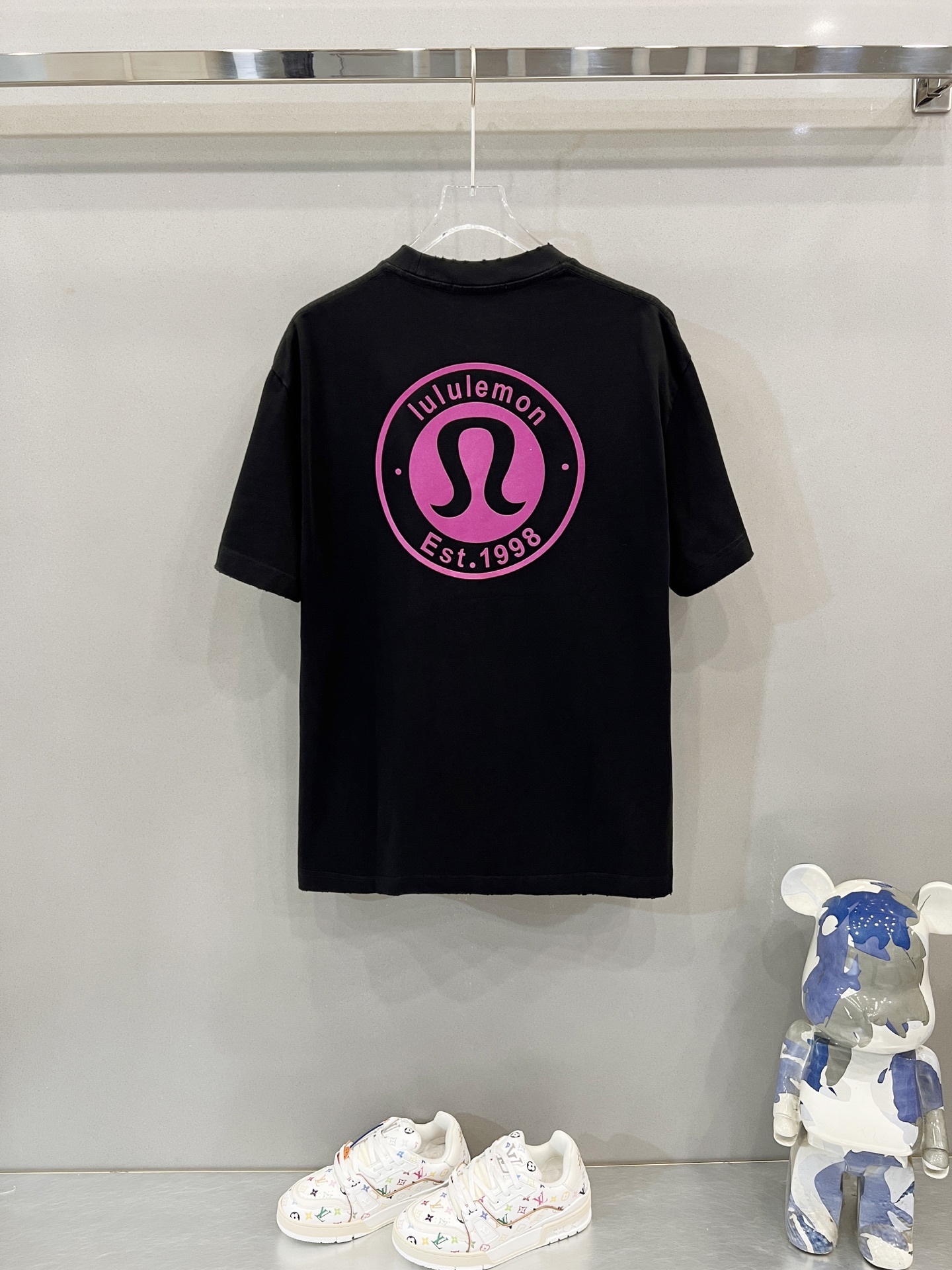 Lululemon Short-Sleeve T Shirt Est 1998 Graphic Black 2026 | Drip Kickz Lululemon Short-Sleeve T Shirt Est 1998 Graphic Black - Image 2