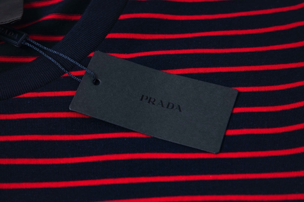 Prada Men’s Crewneck Cotton t-shirt 2026 | Drip Kickz Prada Men’s Crewneck Cotton t-shirt - Image 3