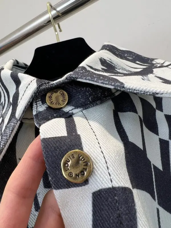 LV Shirt 2026 | Drip Kickz LV Shirt - Image 2