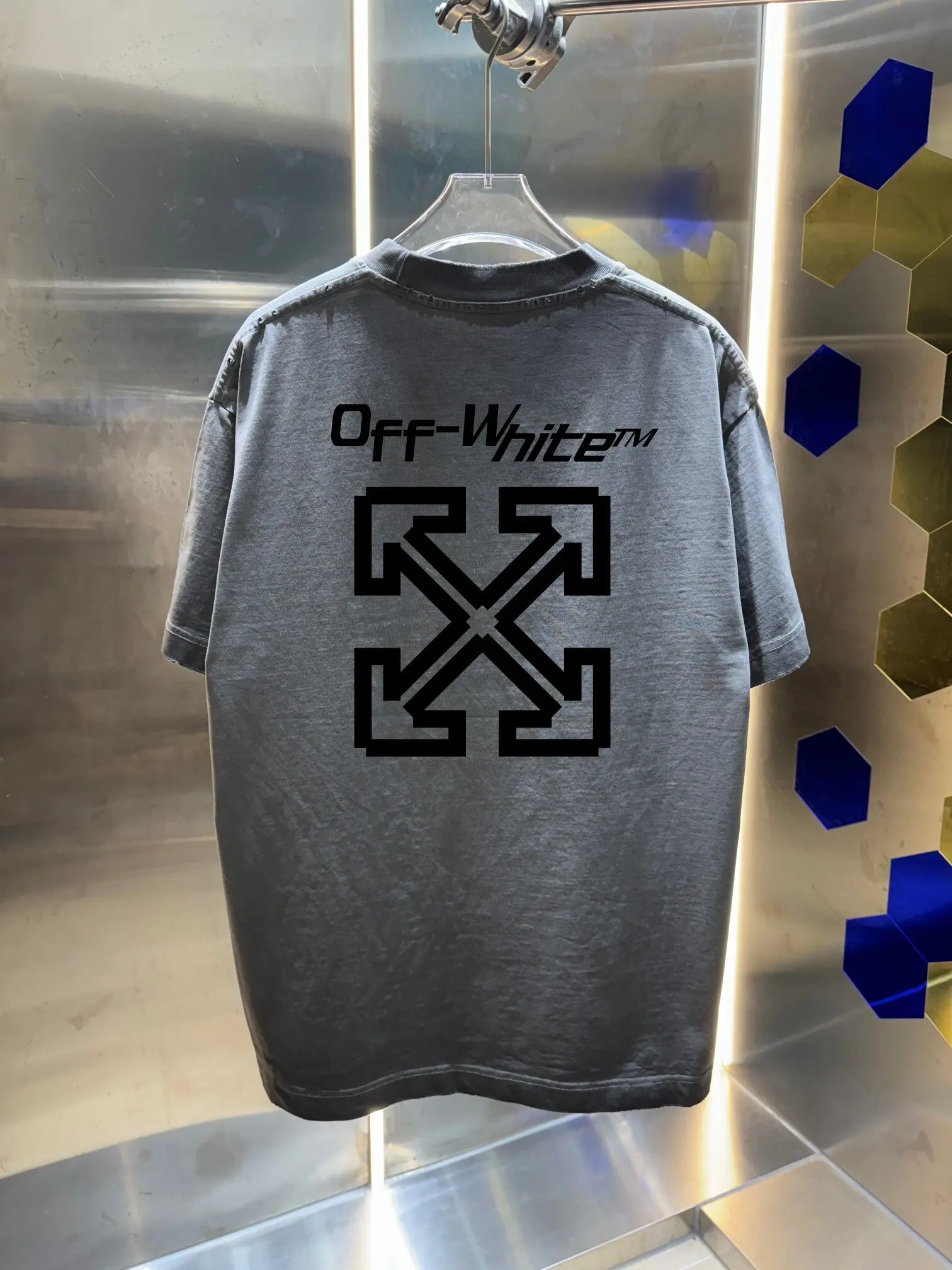 Off-White T-Shirt Iconic Arrow Black Logo Grey 2026 | Drip Kickz Off-White T-Shirt Iconic Arrow Black Logo Grey - Image 2