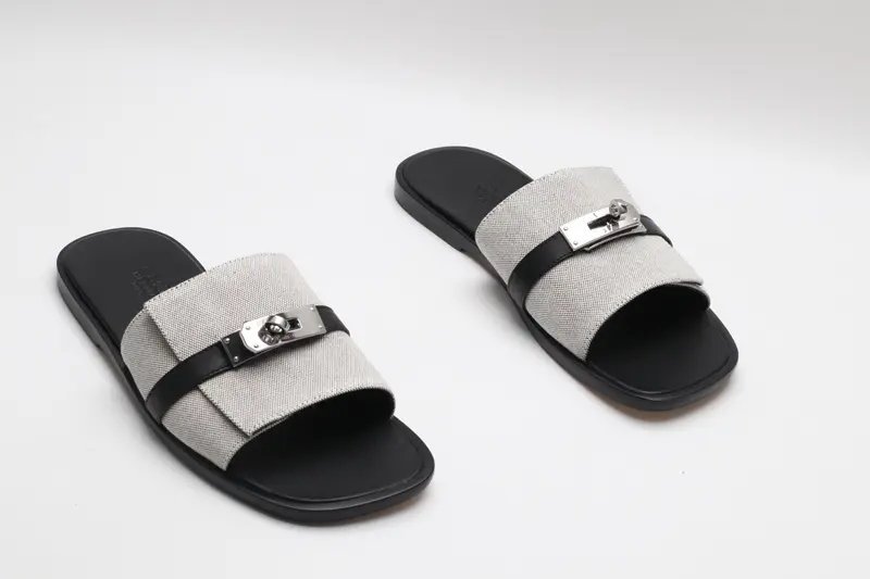 Hermès Gabriel Sandal Grey 2026 | Drip Kickz Hermès Gabriel Sandal Grey