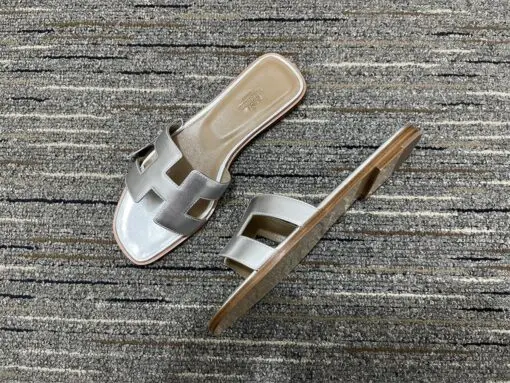 Hermes Chypre Sandals Silver 2026 | Drip Kickz Hermes Chypre Sandals Silver - Image 2