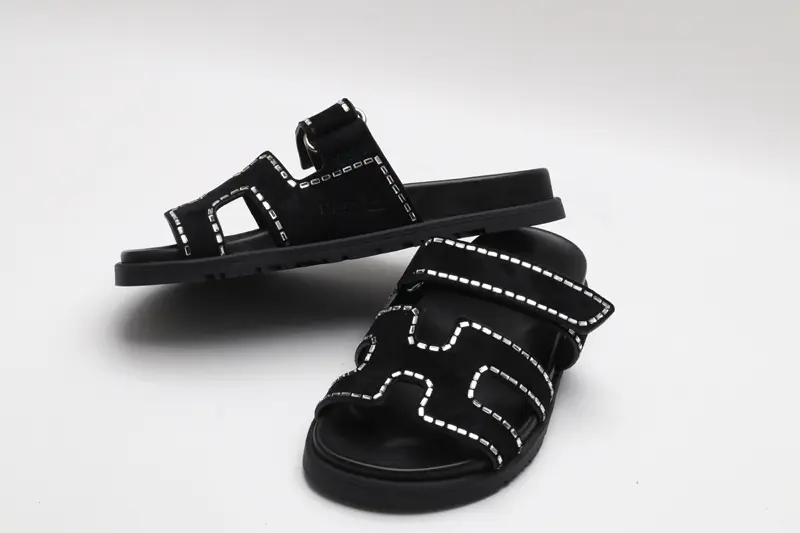 Hermès Chypre Sandal Black 2026 | Drip Kickz Hermès Chypre Sandal Black - Image 3