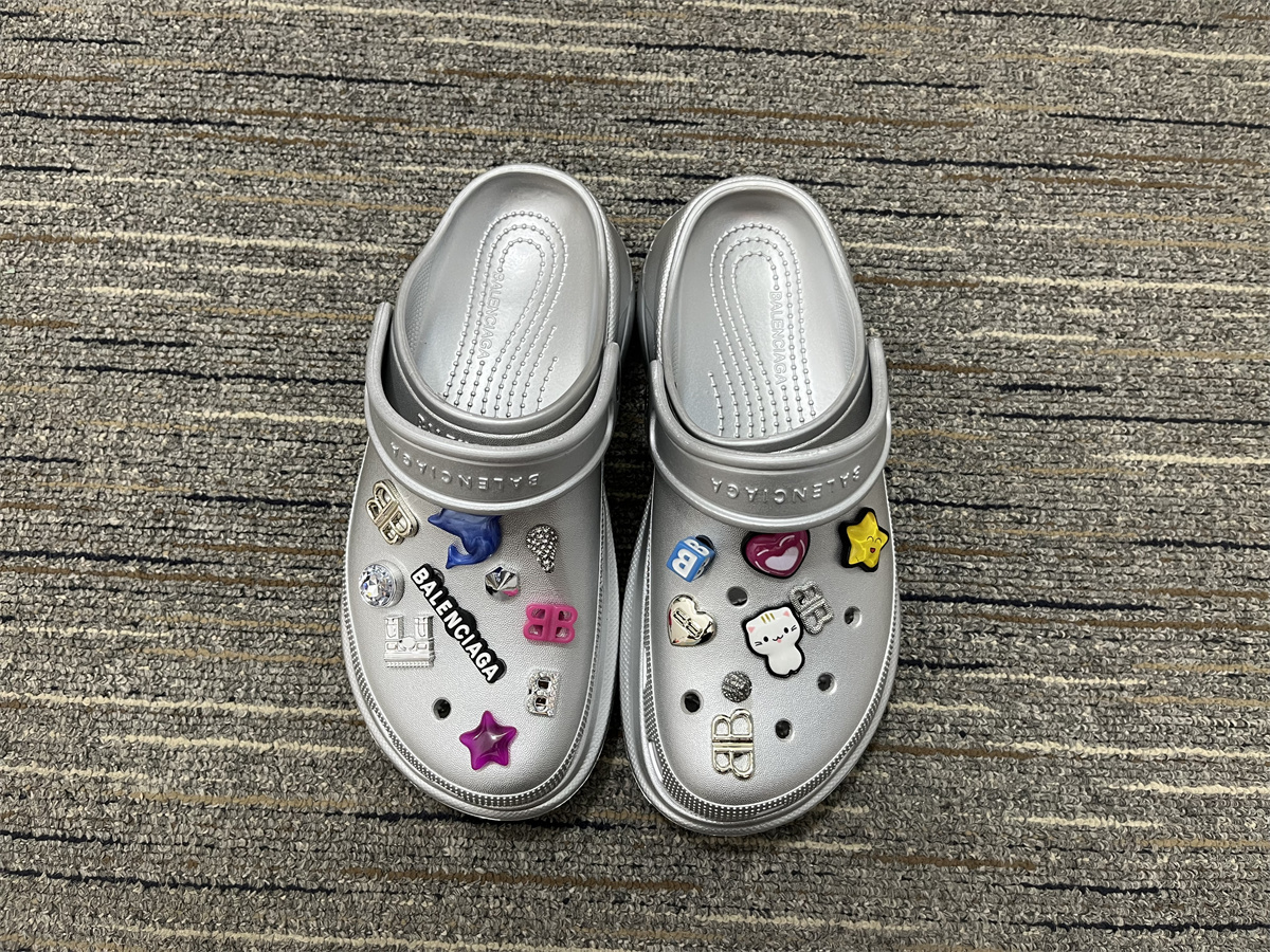 Balenciaga x Crocs Platform Clogs Silver 2026 | Drip Kickz Balenciaga x Crocs Platform Clogs Silver - Image 2