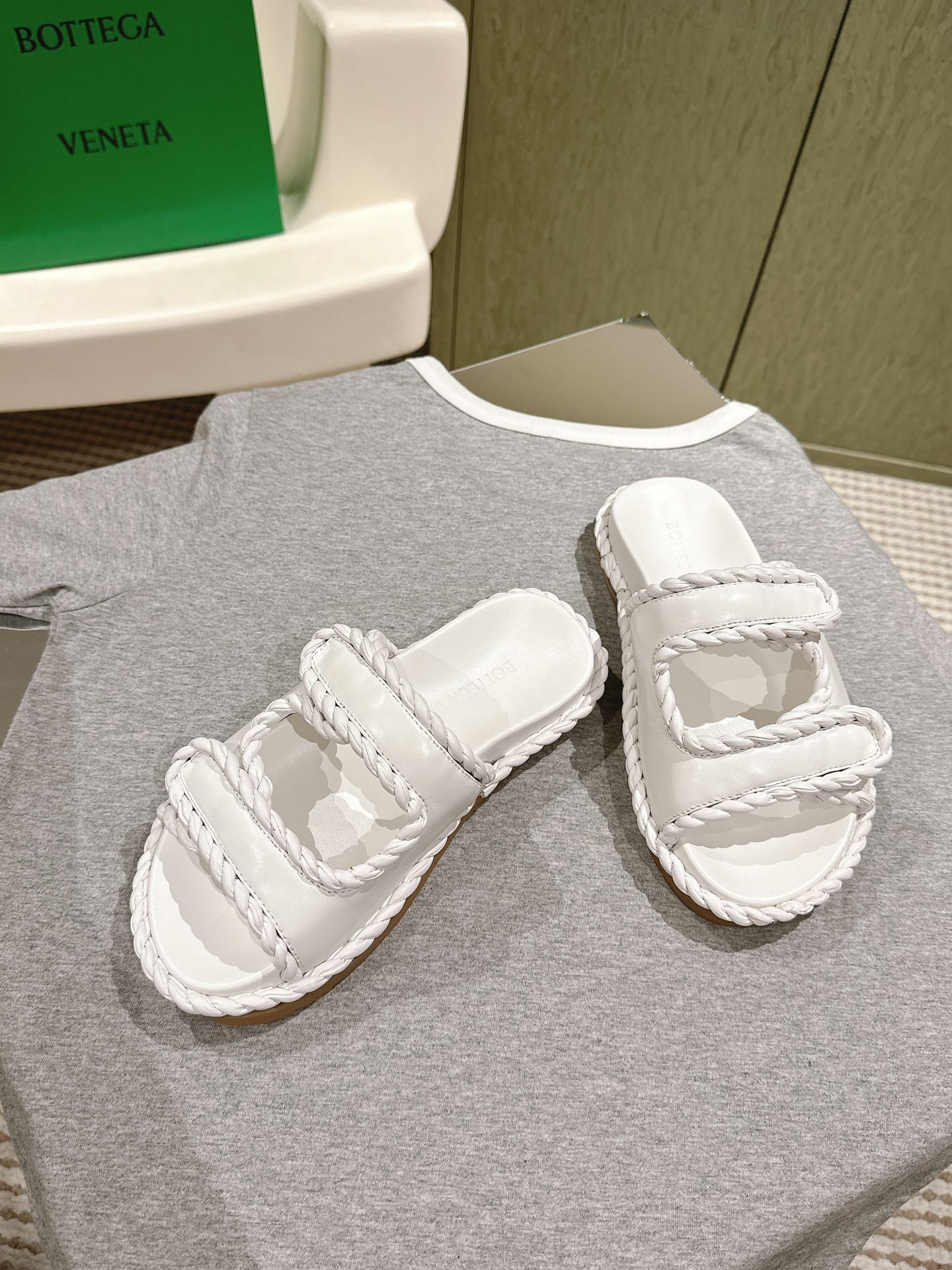 Bottega Veneta Jack Slingback Sandal White 2026 | Drip Kickz Bottega Veneta Jack Slingback Sandal White - Image 2