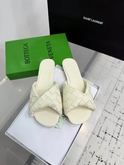 Bottega Veneta Blink Flat Mule White 2026 | Drip Kickz Bottega Veneta Blink Flat Mule White - Image 2
