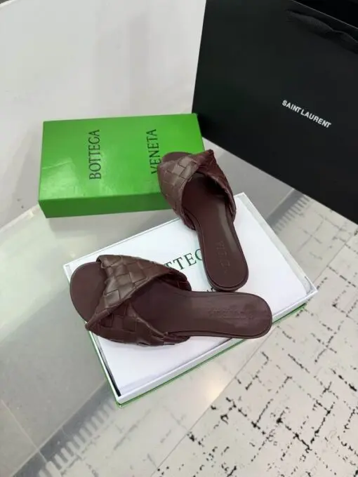 Bottega Veneta Blink Intrecciato Leather Flat Mules Dark Brown 2026 | Drip Kickz Bottega Veneta Blink Intrecciato Leather Flat Mules Dark Brown - Image 2