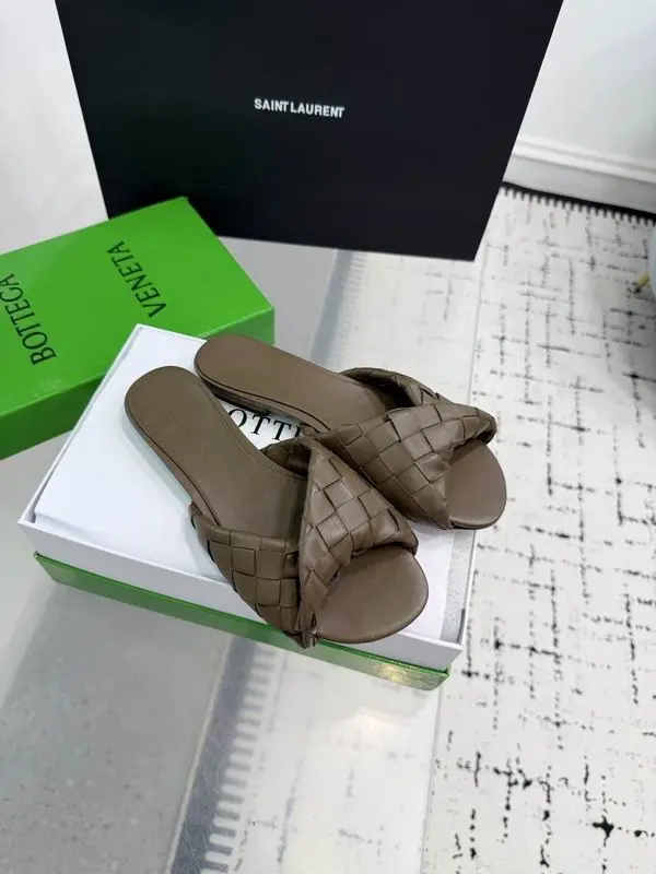 Bottega Veneta Blink Intrecciato Leather Flat Mules Brown/Khaki 2026 | Drip Kickz Bottega Veneta Blink Intrecciato Leather Flat Mules Brown/Khaki - Image 2