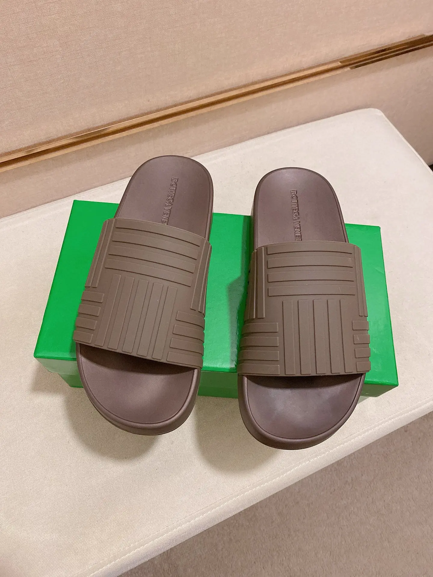 Bottega Veneta Embossed Rubber Slides Burgundy 2026 | Drip Kickz Bottega Veneta Embossed Rubber Slides Burgundy - Image 2