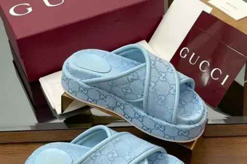 Women’s platform sandal blue