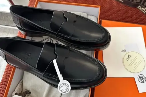 Hermès Hitch Loafers Black