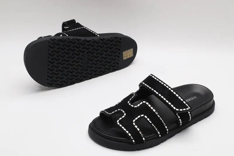 Hermès Chypre Sandal Black 2026 | Drip Kickz Hermès Chypre Sandal Black - Image 2