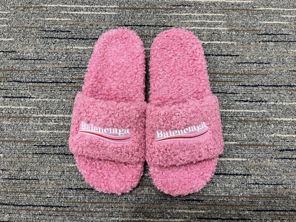 Balenciaga Slipper Furry Pink 2026 | Drip Kickz Balenciaga Slipper Furry Pink - Image 2