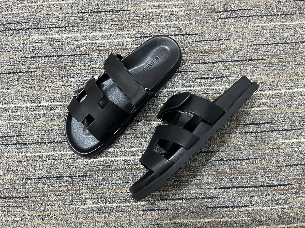 Hermes Chypre Sandals Black 2026 | Drip Kickz Hermes Chypre Sandals Black - Image 2