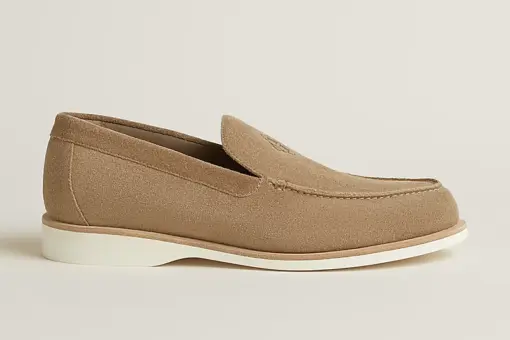 Hermès Low Loafers Crafted Beige