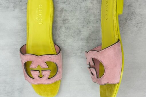 Interlocking G cutout suede slides yellow